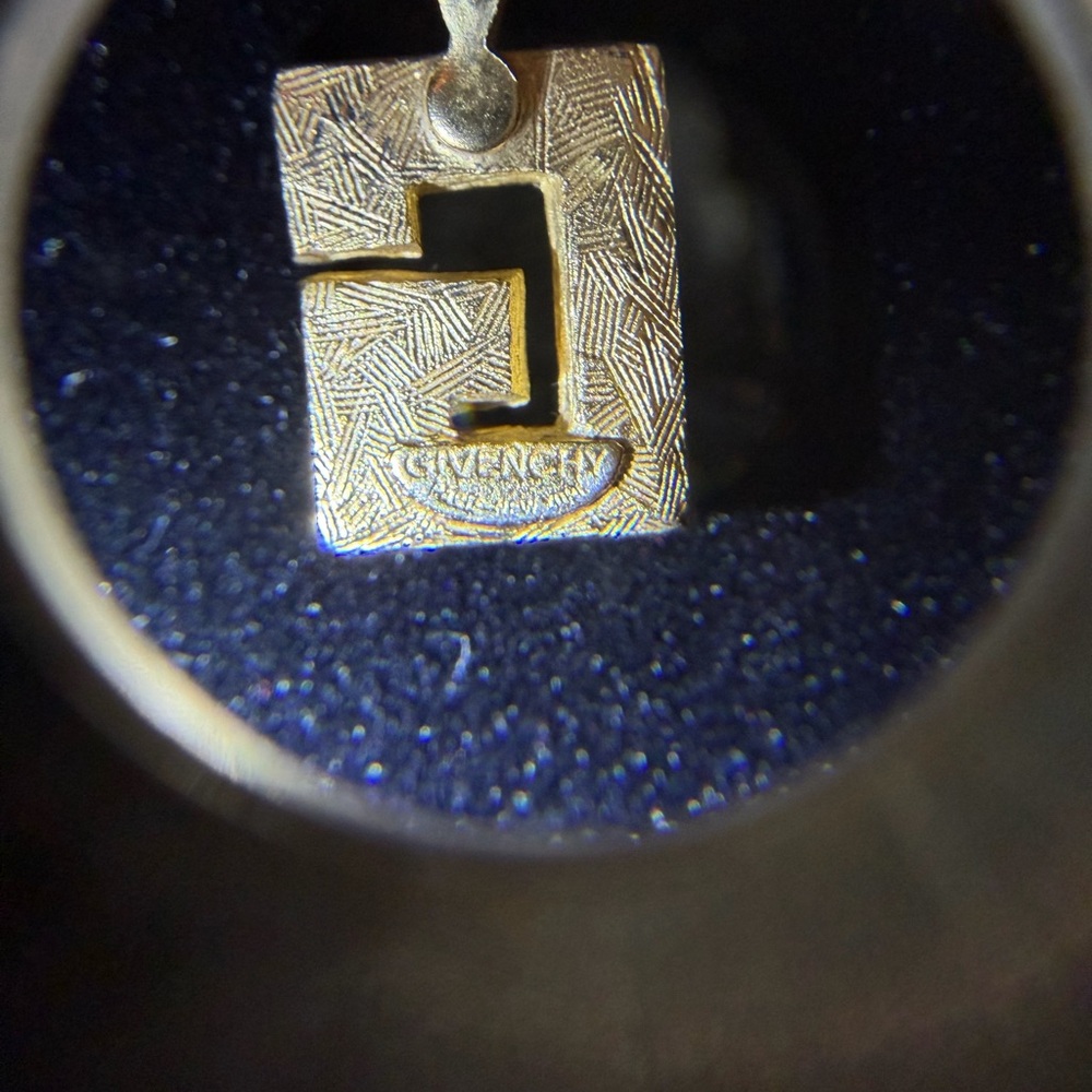 Givenchy G baguette rhinestone necklace - Picture 8 of 8